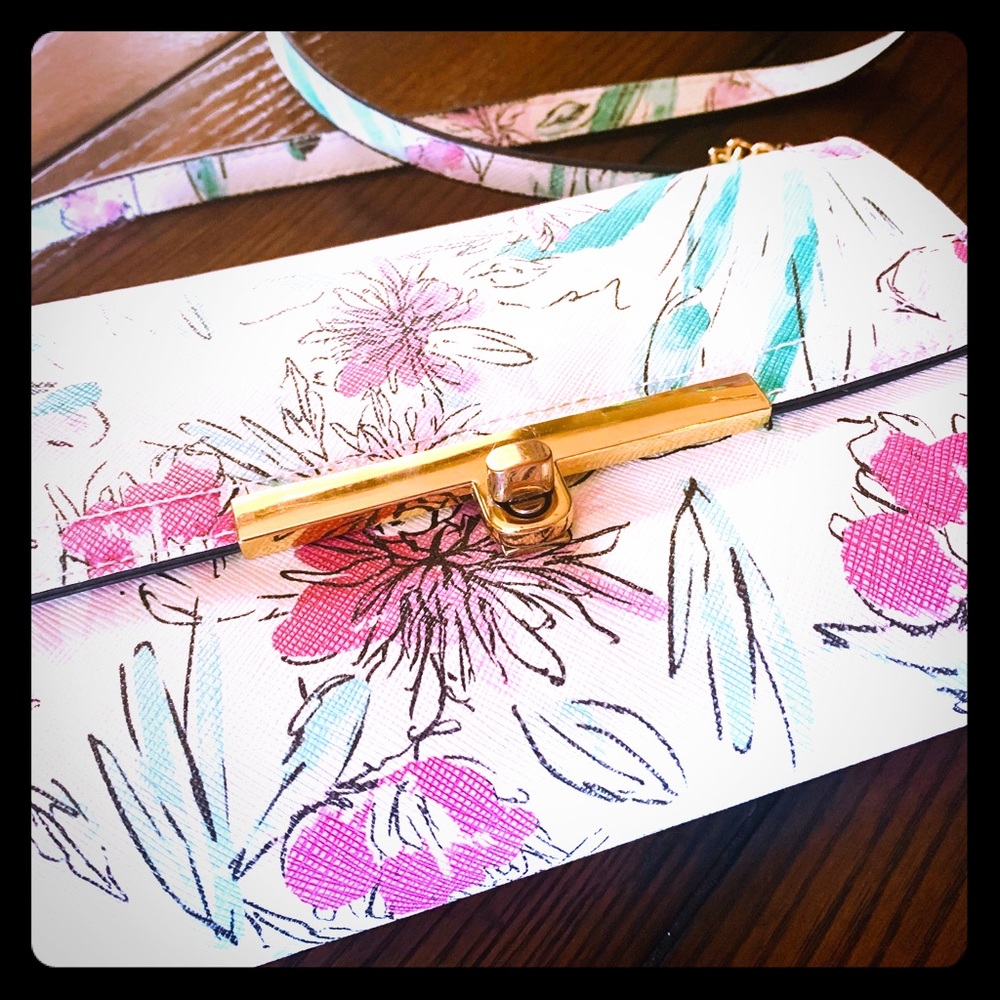 A New Day Floral Clutch! 🌸 🌺 🌹